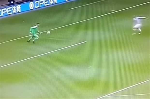 De Gea 'hóa Messi' trong trận thua sốc của Man Utd đêm qua - Bóng Đá