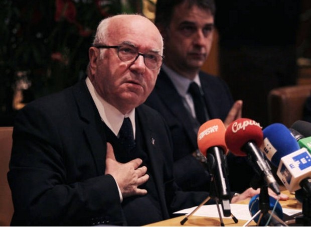Họp báo căng thẳng, ông Tavecchio rời ghế chủ tịch FIGC - Bóng Đá