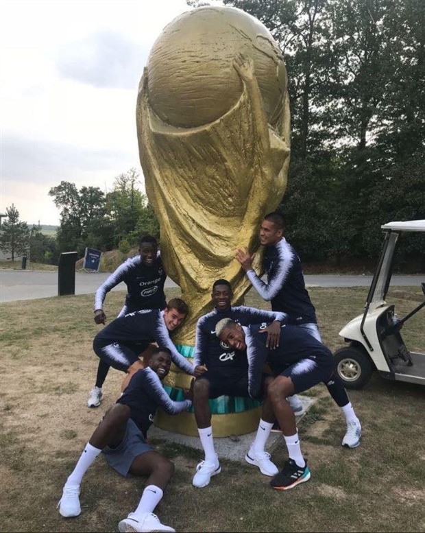 Pogba ngập tràn tình yêu nước khi lên tuyển  - Bóng Đá