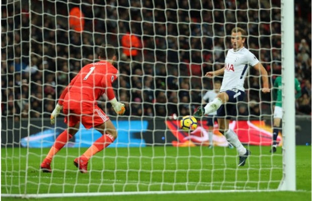 Kane nén đau để cán mốc 100, nhưng Tottenham vẫn không vui - Bóng Đá