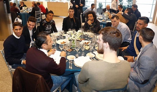 Real mở tiệc Giáng Sinh lấy tinh thần trước thềm El Clascio - Bóng Đá