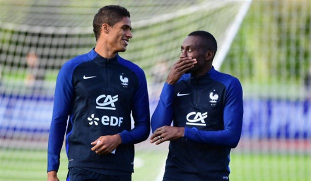 Sao Arsenal cười tít mắt vì mái tóc của Griezmann - Bóng Đá