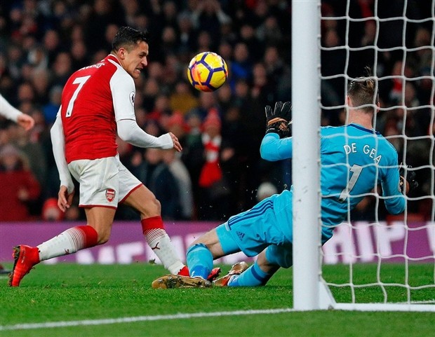 Bỏ lại khó khăn, sao Dortmund chung tay mang niềm vui đến NHM - Bóng Đá