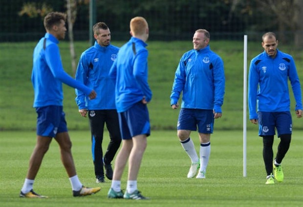 Khủng hoảng chưa qua, nhưng tiếng cười đã trở lại sân tập Everton - Bóng Đá