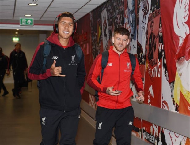 Vượt bão chỉ trích, Salah vẫn tươi cười xuất hiện tại Anfield - Bóng Đá