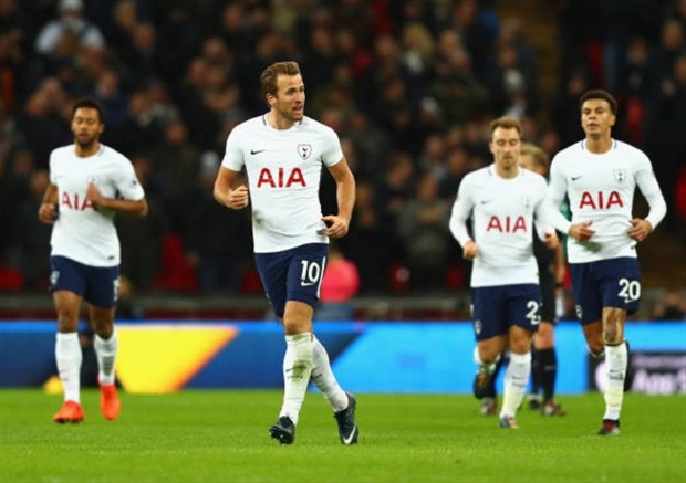 Kane nén đau để cán mốc 100, nhưng Tottenham vẫn không vui - Bóng Đá