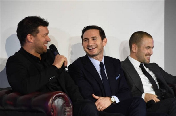 Trở lại Chelsea, Lampard cười khoái chí bên cạnh Ballack và Cole - Bóng Đá