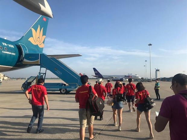 Courtois hạ bệ De Gea, trò hề của FIFA? - Bóng Đá