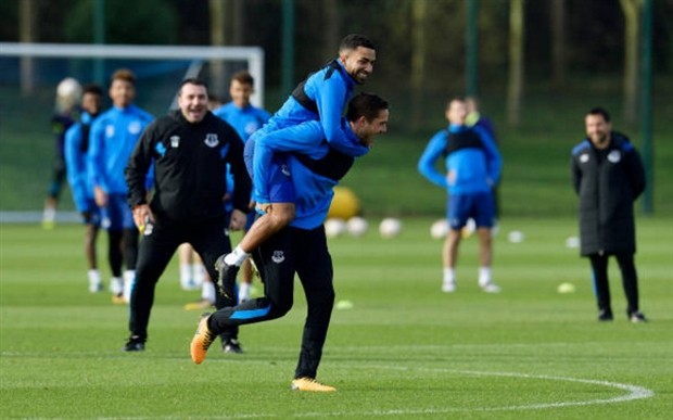 Khủng hoảng chưa qua, nhưng tiếng cười đã trở lại sân tập Everton - Bóng Đá