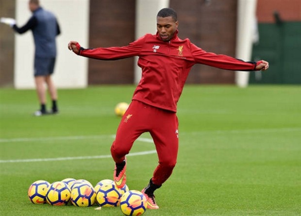Tranh thủ ít người, 'Thương binh' Ings căng sức ghi điểm với Klopp - Bóng Đá