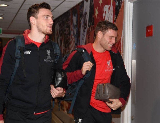 Vượt bão chỉ trích, Salah vẫn tươi cười xuất hiện tại Anfield - Bóng Đá