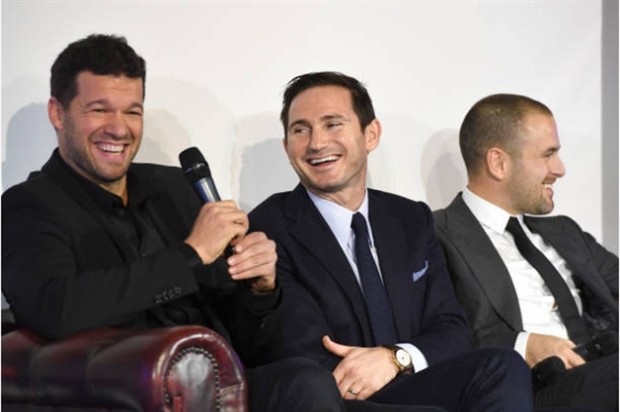 Trở lại Chelsea, Lampard cười khoái chí bên cạnh Ballack và Cole - Bóng Đá