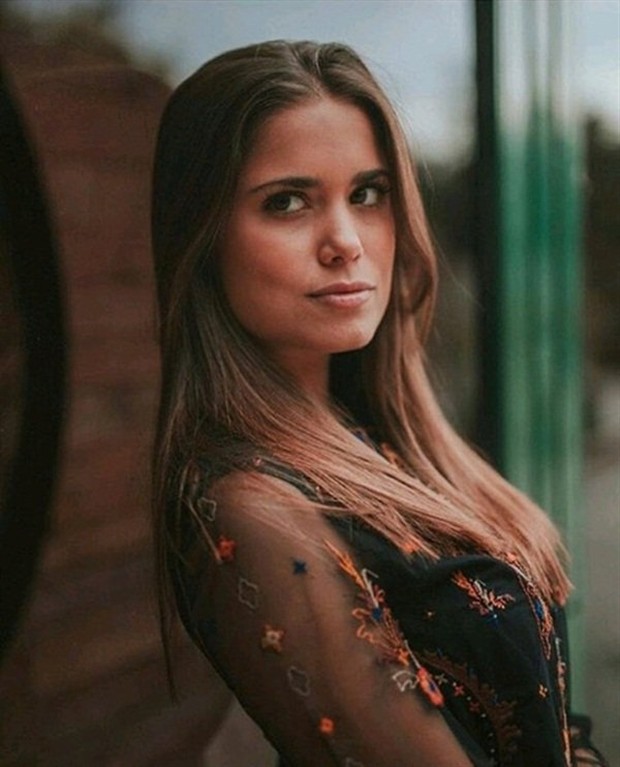 Dybala vừa than cô đơn, bạn gái đã vội bay sang Turin - Bóng Đá