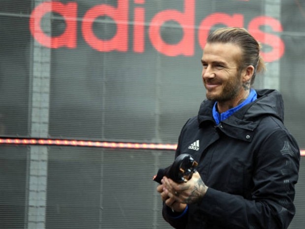 David Beckham lộ 'tuổi già' khi dự sự kiện tại Thượng Hải - Bóng Đá