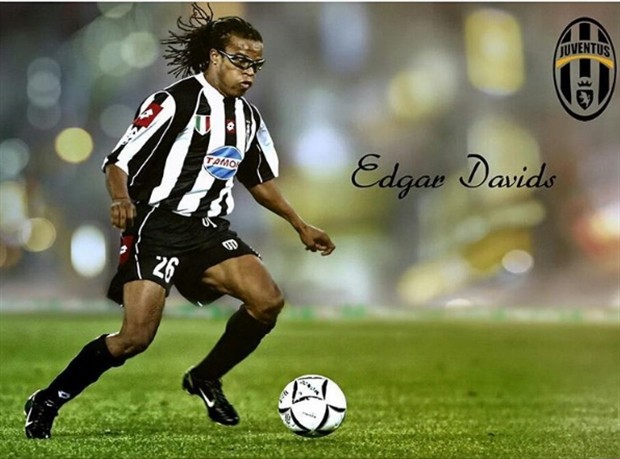 Ở tuổi 44, Edgar Davids vẫn khiến các chân dài 'gục ngã' - Bóng Đá