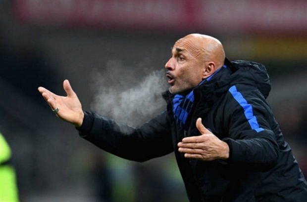 Đưa Milan vào bán kết, người hùng Cutrone chẳng ngại 'ăn thẻ' - Bóng Đá