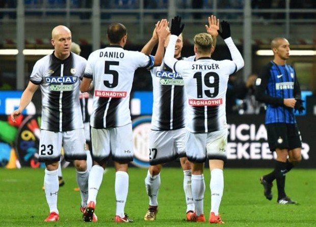 Icardi ôm đầu, Spalletti vô cảm trước cú sốc Udinese - Bóng Đá