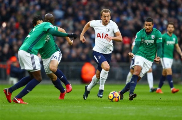 Kane nén đau để cán mốc 100, nhưng Tottenham vẫn không vui - Bóng Đá