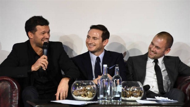 Trở lại Chelsea, Lampard cười khoái chí bên cạnh Ballack và Cole - Bóng Đá