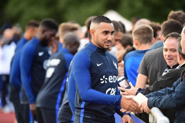 Sao Arsenal cười tít mắt vì mái tóc của Griezmann - Bóng Đá