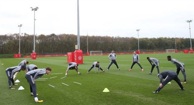 Bỏ lại nghi án chấn thương, Rashford tươi như hoa trên sân tập của Man Utd - Bóng Đá
