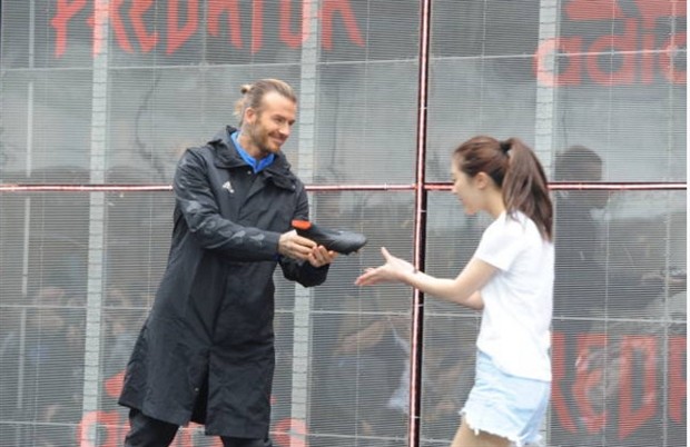 David Beckham lộ 'tuổi già' khi dự sự kiện tại Thượng Hải - Bóng Đá