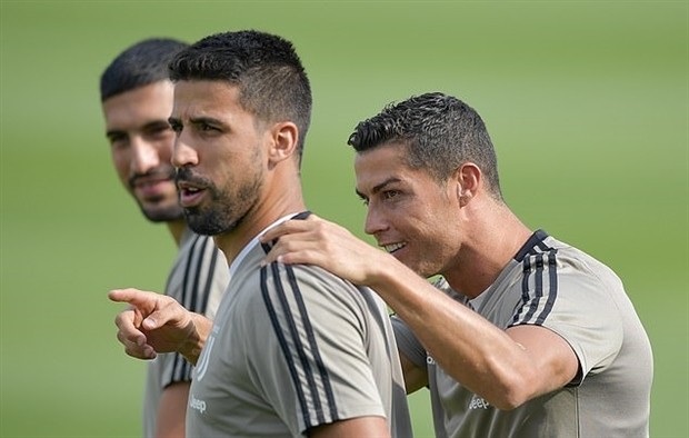 Ra mắt mẫu đồ lót mới, Ronaldo để lộ body siêu chuẩn  - Bóng Đá