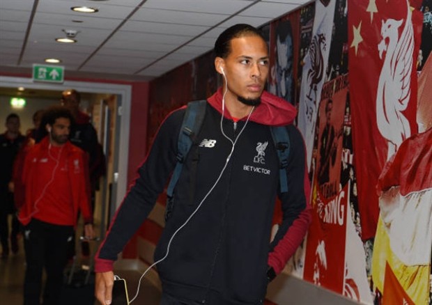Vượt bão chỉ trích, Salah vẫn tươi cười xuất hiện tại Anfield - Bóng Đá