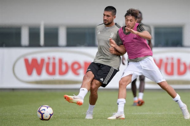 Allegri lặng lẽ mỉm cười ngắm Ronaldo tập luyện - Bóng Đá