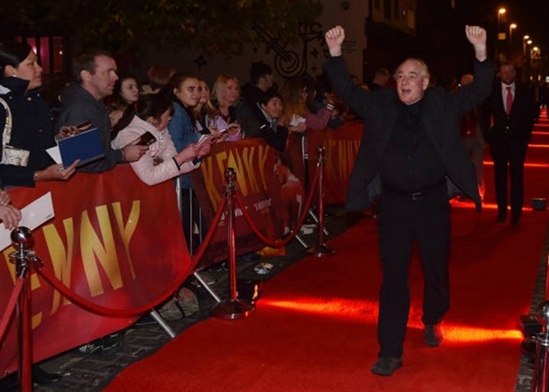 Nhiều thế hệ ngôi sao của Liverpool hội tụ chúc mừng King Dalglish - Bóng Đá