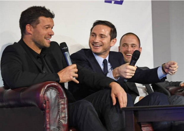 Trở lại Chelsea, Lampard cười khoái chí bên cạnh Ballack và Cole - Bóng Đá