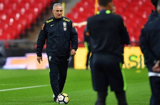 Neymar bị 'triệt hạ', Coutinho nóng lòng chờ ngày trở lại - Bóng Đá