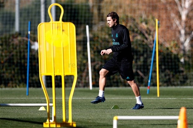 Bạn gái vừa sinh, Ronaldo đã bỏ đi tập luyện - Bóng Đá