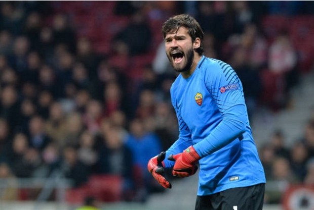 Thủ thành AS Roma gây sốt khi cản được Panenka dù suýt té - Bóng Đá