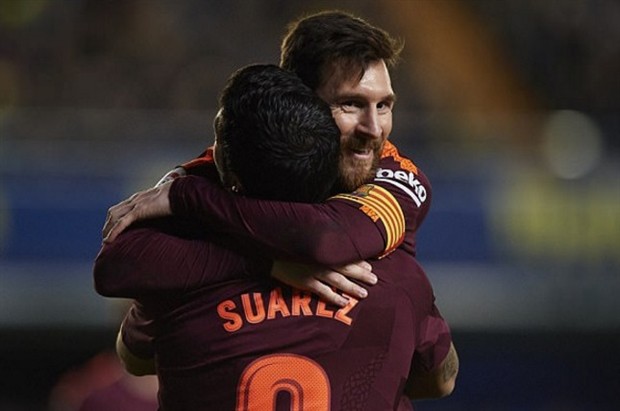 Messi rủ Suarez cùng nhau khoe Giày Vàng - Bóng Đá