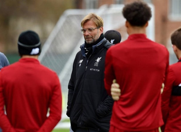 Tranh thủ ít người, 'Thương binh' Ings căng sức ghi điểm với Klopp - Bóng Đá
