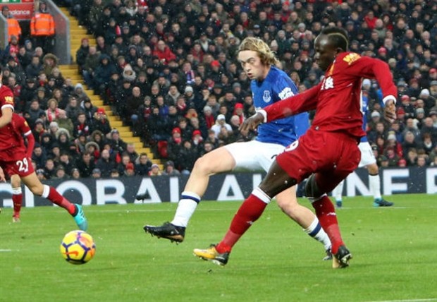 Liverpool mất 3 điểm, Mane cũng đáng trách chẳng kém Lovren - Bóng Đá