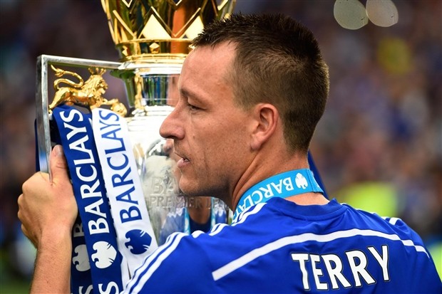 John Terry hớn hở khi trở lại Chelsea điều trị chấn thương - Bóng Đá