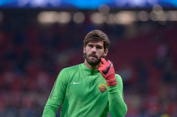 Thủ thành AS Roma gây sốt khi cản được Panenka dù suýt té - Bóng Đá