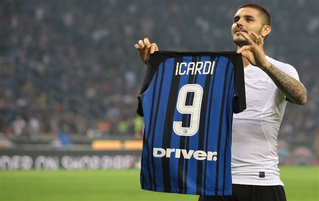 Đi vào lịch sử, Mauro Icardi được huyền thoại Inter đích thân tặng quà - Bóng Đá