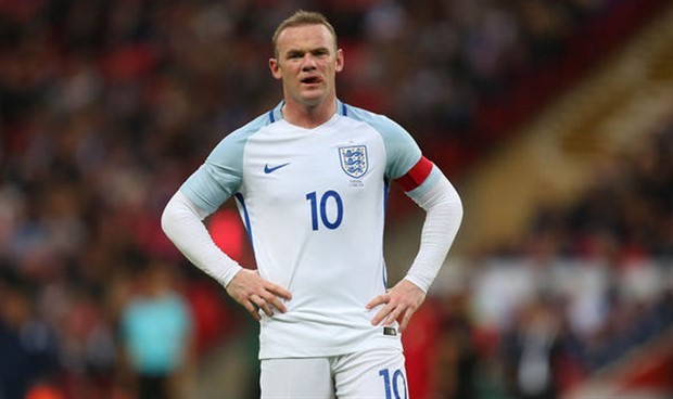 Ngày này năm xưa: Rooney chính thức phá kỷ lục của Sir Bobby Charlton - Bóng Đá