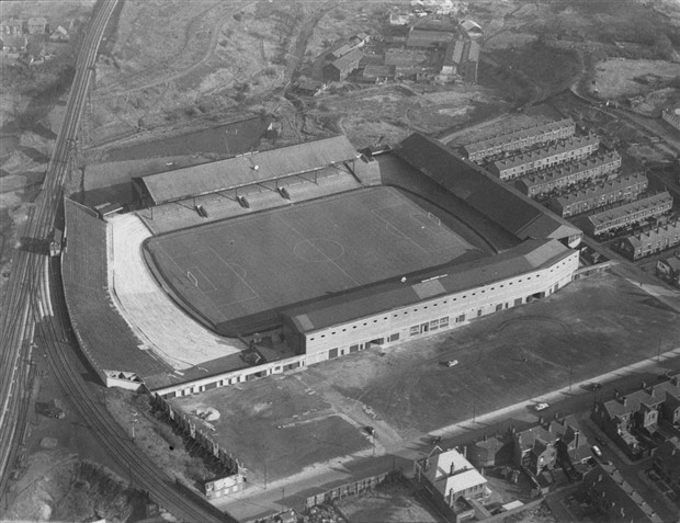 Những SVĐ lừng lẫy một thời đã không còn tồn tại ở Anh - Bóng Đá