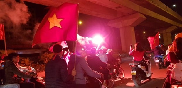 Thầy Park bị học trò chơi khăm trong họp báo - Bóng Đá