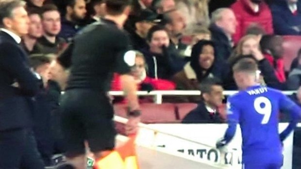 Lộn ruột với giả thuyết 'tế nhị' cho hành động bỏ chạy của Vardy - Bóng Đá