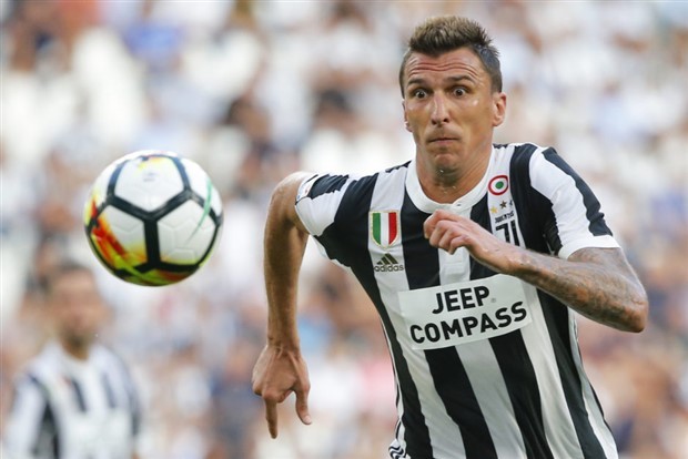 Đồng đội 'phá game', Ronaldo vẫn lên đỉnh tại Serie A - Bóng Đá