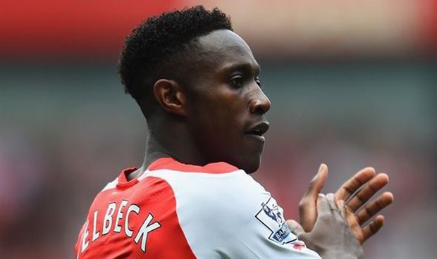 Tương lai bất ổn, sao Arsenal vẫn tươi rói 'đi bơi' - Bóng Đá