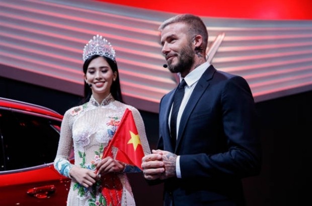 Beckham lịch lãm sánh bước cùng Vinfast tại Paris - Bóng Đá