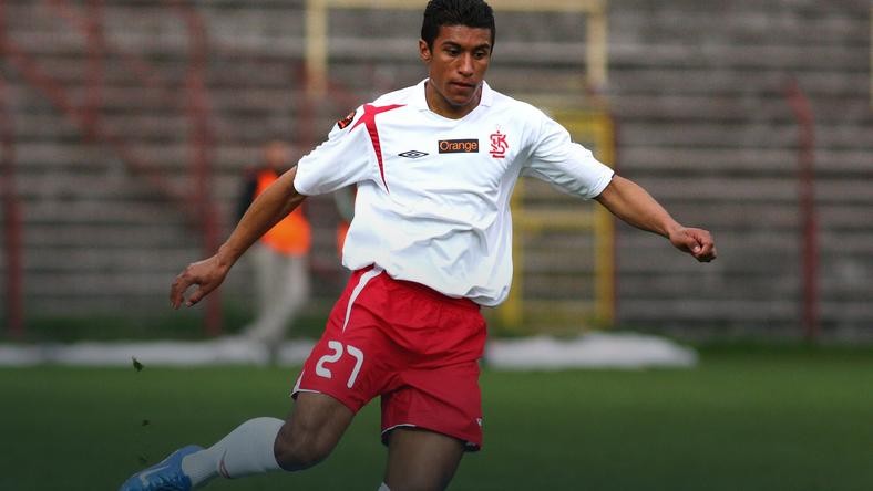 Paulinho - Bóng Đá