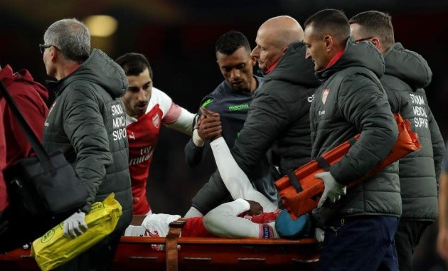 Luis Nani an ủi Welbeck khiến NHM Man Utd ấm lòng - Bóng Đá