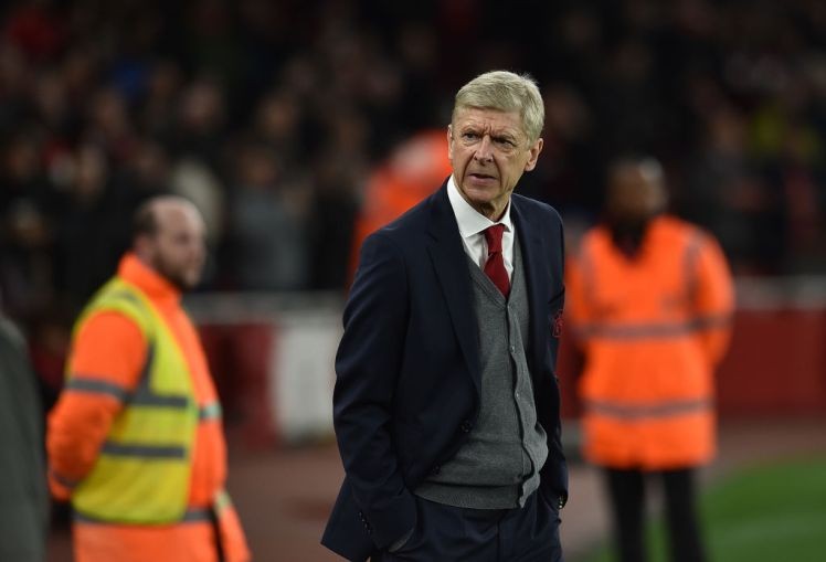 TIẾT LỘ: HLV Wenger nói gì với học trò trong giờ nghỉ? - Bóng Đá